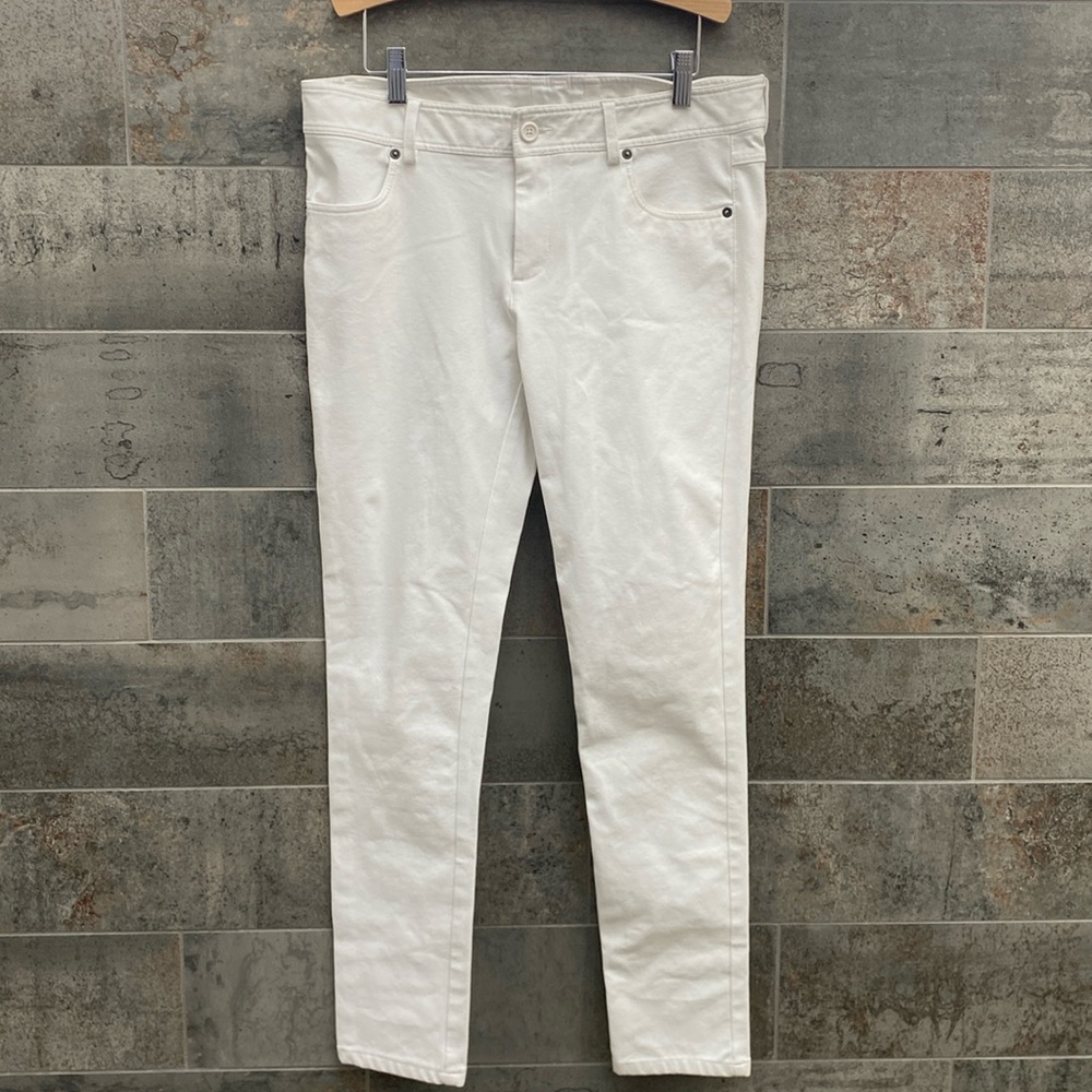 Straight leg stretch cotton sliming pant.